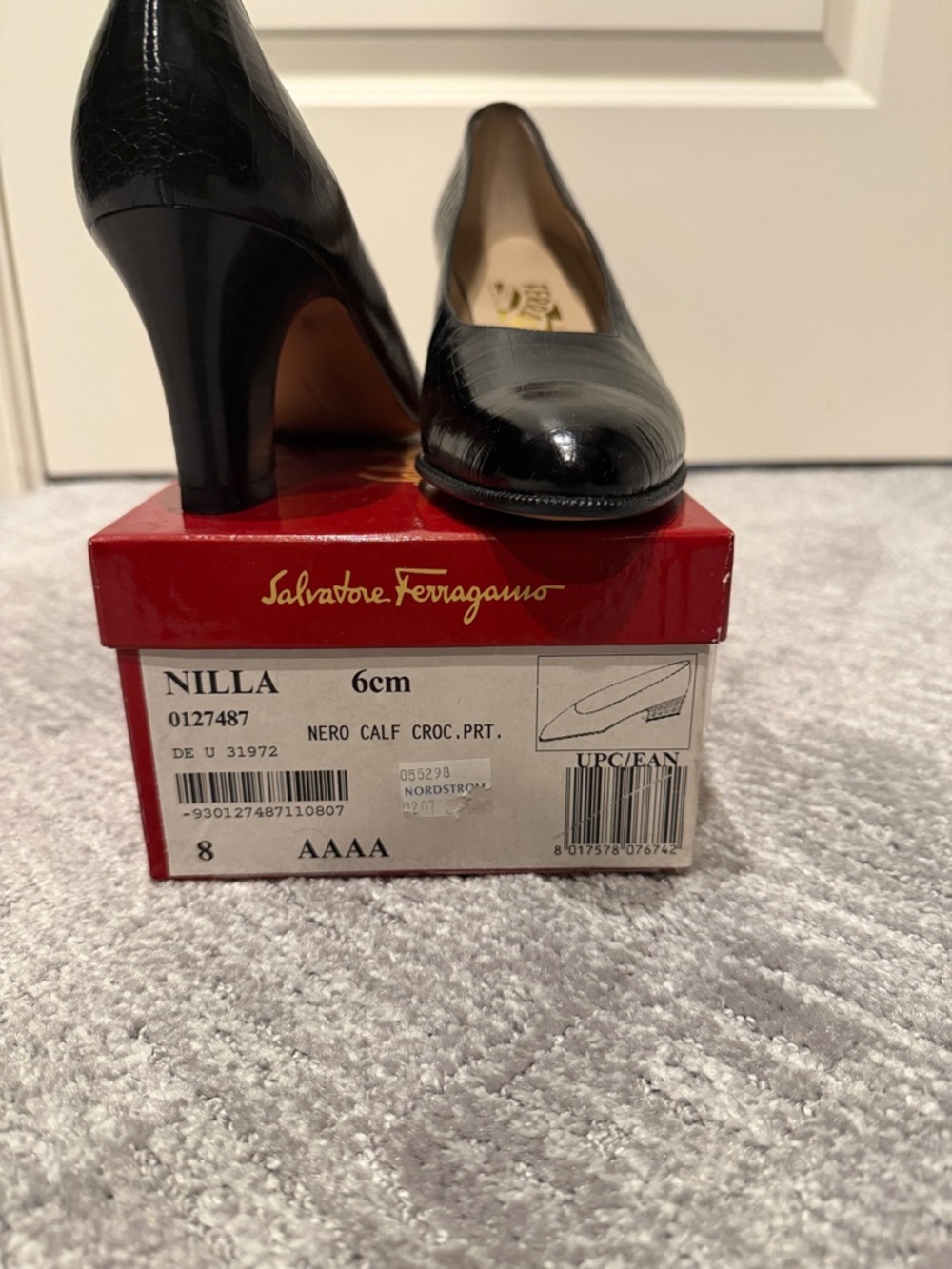 NWT Salvatore Ferragamo Black Croc-Print Calf Leather Pumps